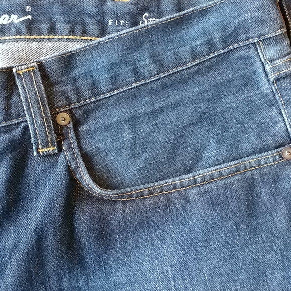 EUC Eddie Bauer Authentic Jean Straight Fit - Picture 9 of 11